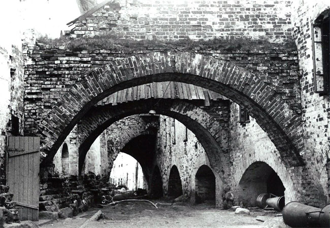   1986 